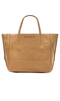 HALF TOTE