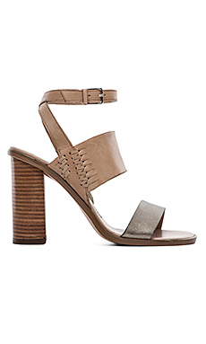 DV by Dolce Vita Wendi Sandal in Nude