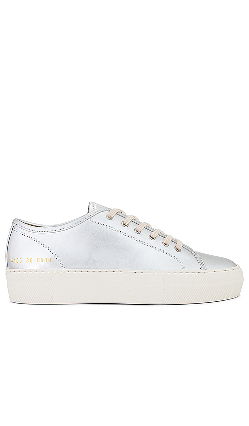Zapatilla deportiva tournament super en color plateado metálico talla 36 (también en 39) - Common Projects - Modalova