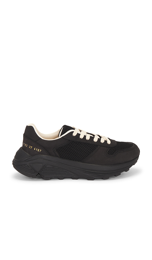 Zapatilla deportiva premium runner en color negro talla 36 (también en 37, 38, 39) - Common Projects - Modalova