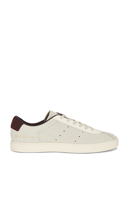 Zapatilla deportiva tennis 24 en color ivory talla 36 (también en 37, 38, 39, 40) - Common Projects - Modalova