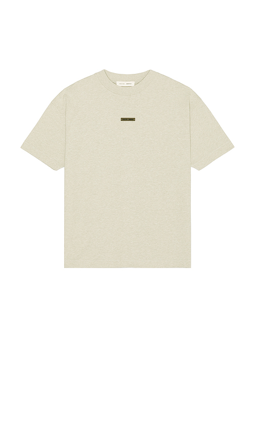 Classic Fit T-Shirt en . Taille M. Also en L, XL/1X - Fear of God ESSENTIALS - Modalova