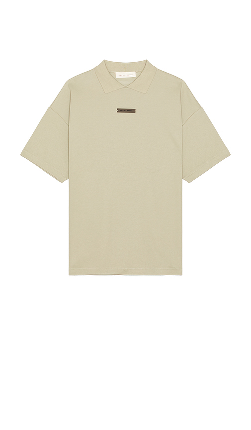 S Fit Pique Polo en . Taille L. Also en M, S, XL/1X - Fear of God ESSENTIALS - Modalova