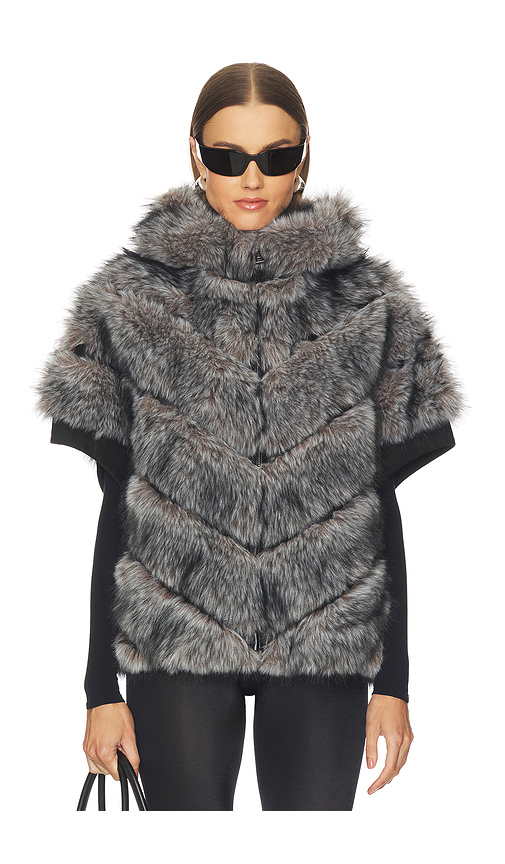 jocelyn Faux Fox Hooded Chevron Short Sleeve Jacket in Grey. Size M. Also in L, S.