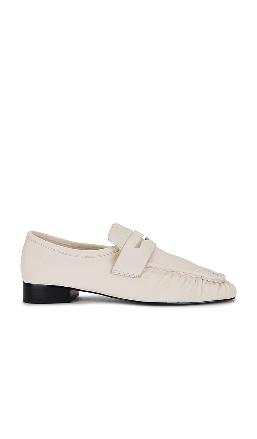 Celina Loafer in . Size 10. Also in 5.5, 6, 6.5, 7, 7.5, 8, 8.5, 9.5 - RAYE - Modalova