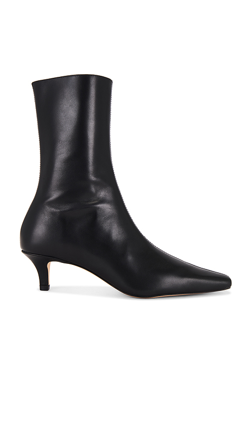 Karina Boot in . Size 6. Also in 7 - RAYE - Modalova