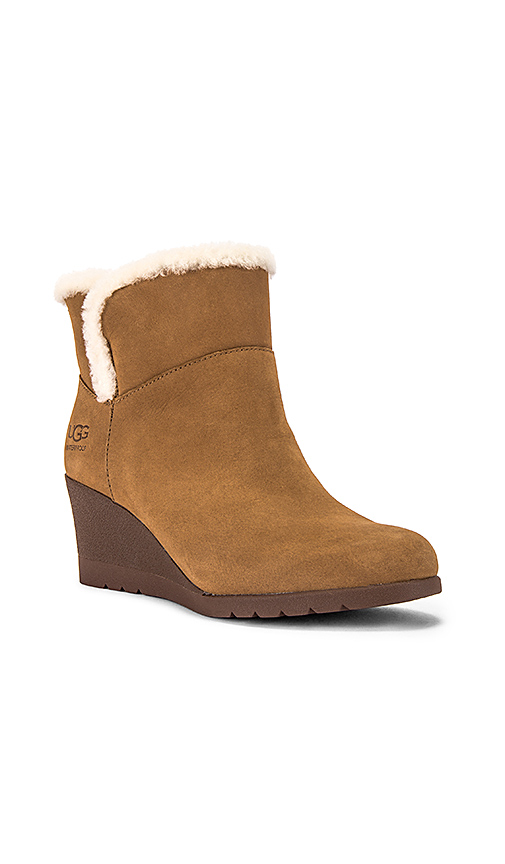 UGG Devorah Boot in Tan