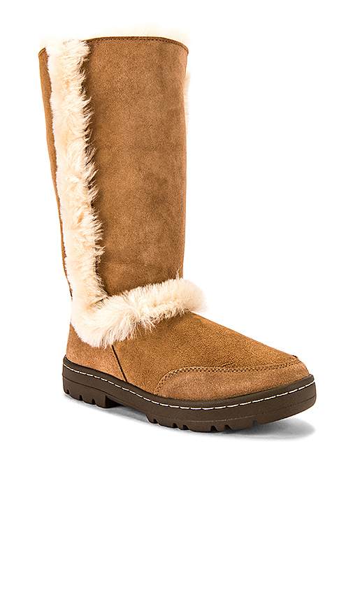 UGG Sundance II Revival Boot in Tan