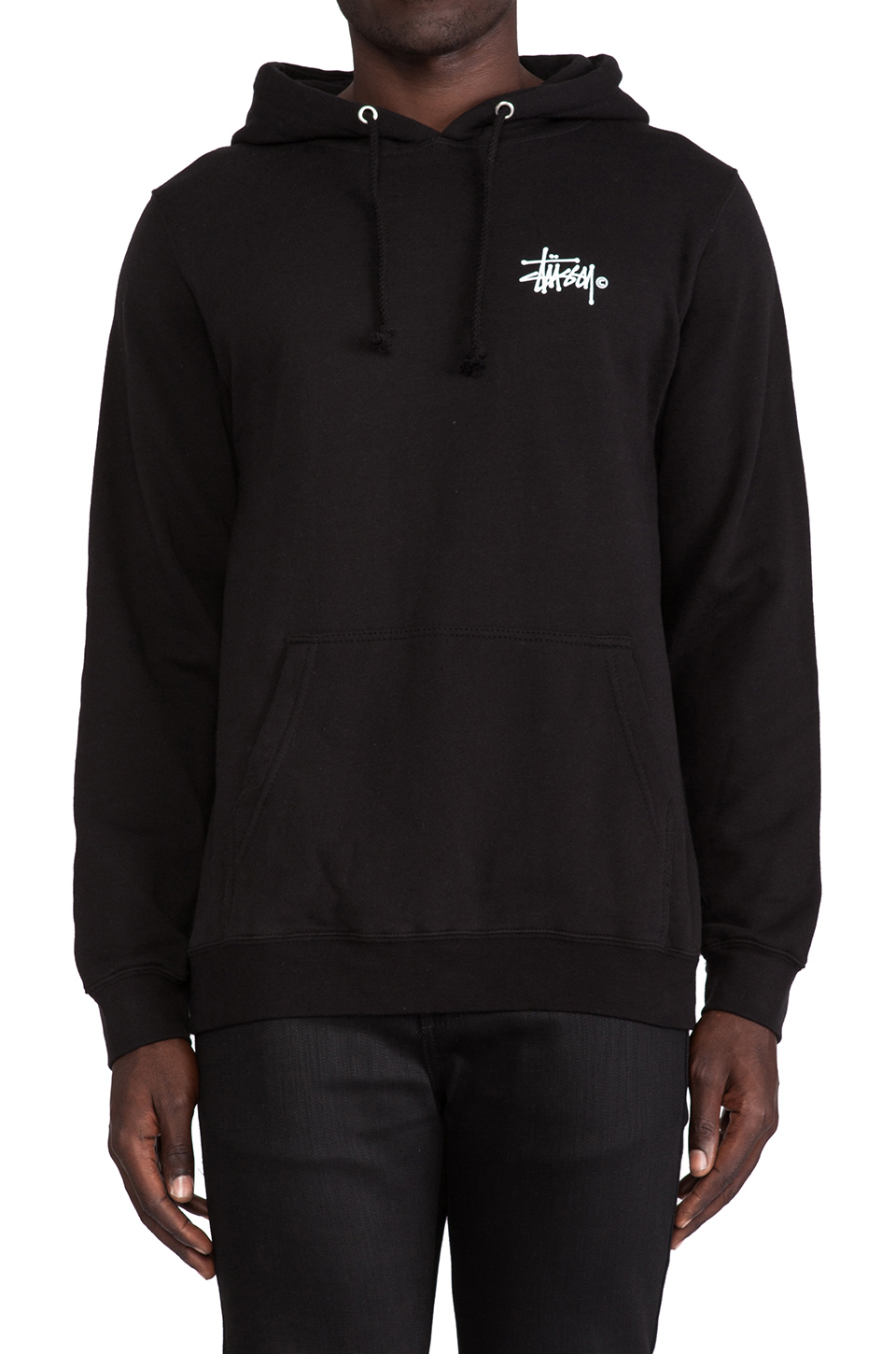 Stussy SWEAT À CAPUCHE BASIC LOGO en Noir REVOLVE